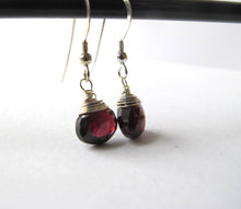 Load image into Gallery viewer, Garnet Gemstone Drop Earrings