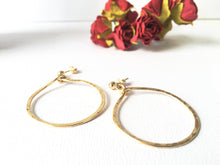 Load image into Gallery viewer, 14kt Gold Filled Hammered Hoop Circle Earrings