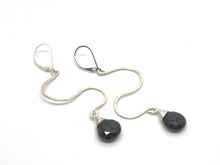 Load image into Gallery viewer, Hammered Zigzag Earrings with Black Spinel