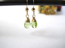 Load image into Gallery viewer, Peridot Drop Gold Earrings