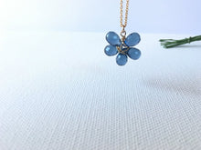 Load image into Gallery viewer, Gemstone Flower Necklace