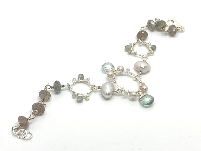 Romantic Teardrop bracelet with Green Mystic Quartz, Labradorites and Grey Pearls
