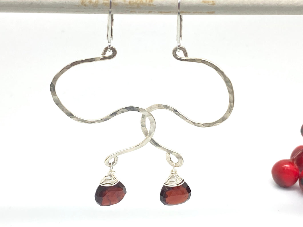 Hammered Zigzag Earrings with Garnet