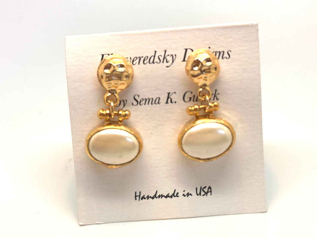 Hammered Circle Post Earrings with Gold plated Oval Pearl