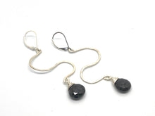 Load image into Gallery viewer, Hammered Zigzag Earrings with Black Spinel
