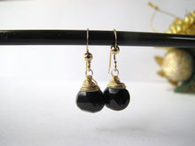Load image into Gallery viewer, Black Spinel Gold Earrings
