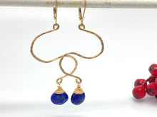 Load image into Gallery viewer, Hammered Zigzag Earrings with Lapis
